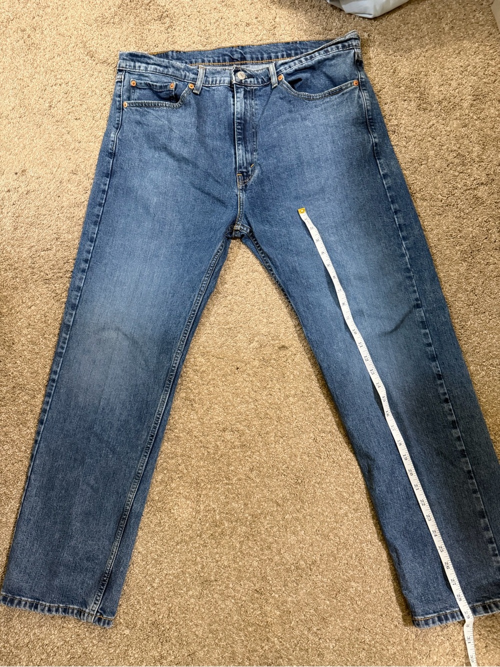 Levi's Men's Medium Blue Relaxed Fit Jeans